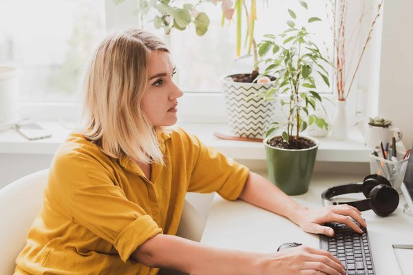 Comment créer un espace télétravail dans une chambre ?