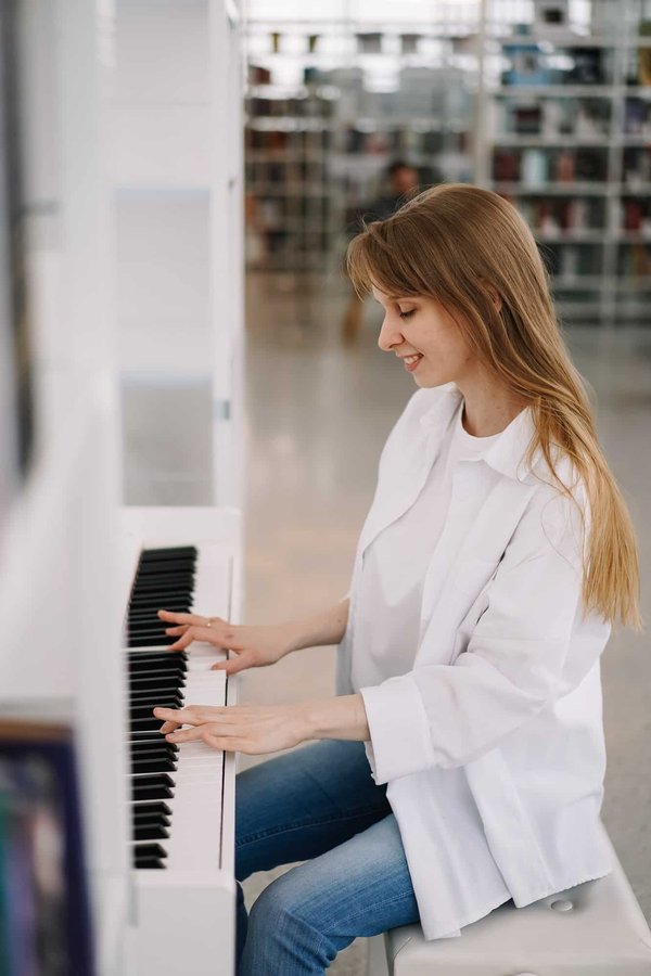 Choisir le piano parfait : un guide pour toutes compétences musicales