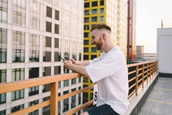 Garde-corps pour terrasse et jardin : combien coûte l'équipement ?